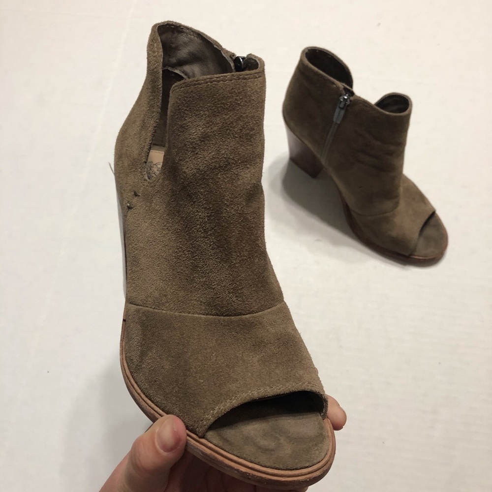 Vince Camuto Katleen Booties - Picture 5 of 13